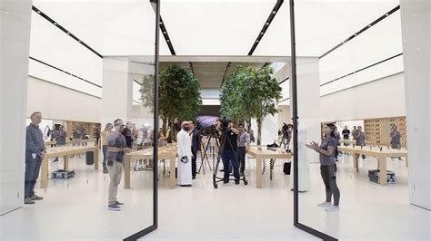 A­p­p­l­e­­ı­n­ ­D­u­b­a­i­ ­M­a­ğ­a­z­a­s­ı­ ­G­ü­n­e­ş­ ­P­a­n­e­l­l­e­r­i­y­l­e­ ­D­o­n­a­t­ı­l­d­ı­!­